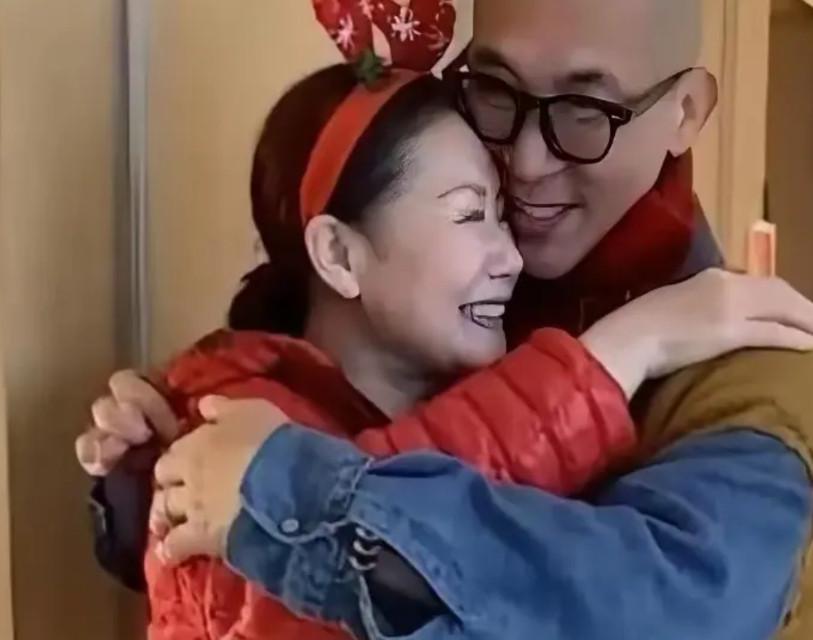 韩国男子具俊晔张口闭口以“恶人”称呼汪小菲。可笑的是，他如今仍住在“恶人”购