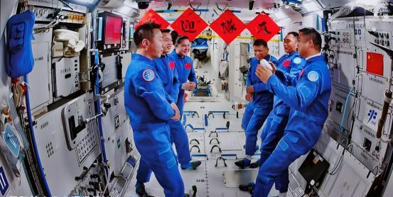 “空间站不许用中文！”2022年，美国发文谴责中国不遵守“国际惯例”，说我们在空