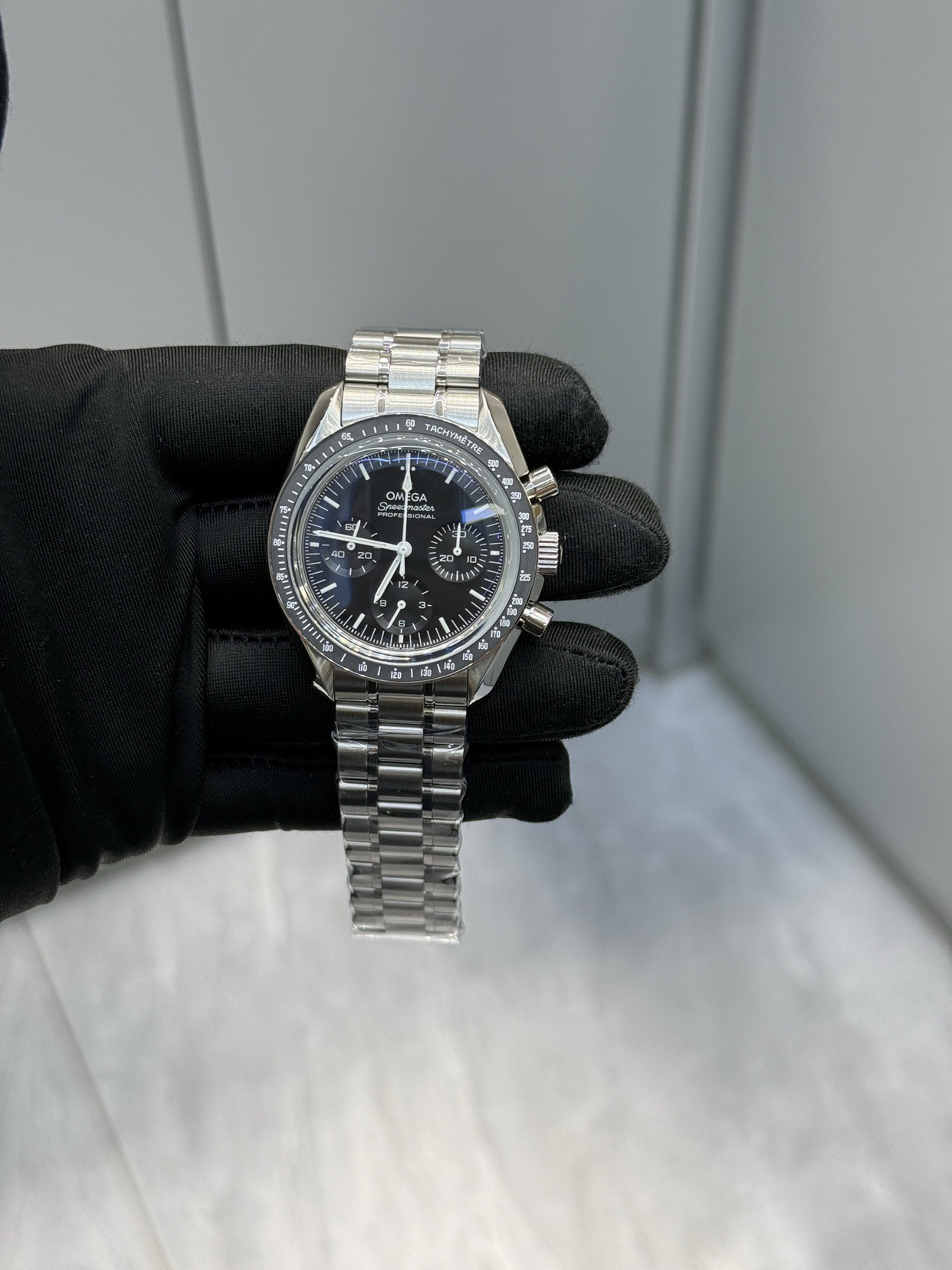 欧米茄超霸：不止是一块表，更是一段传奇说到欧米茄，很多人会想到超霸。它可能不是最华丽的，但绝对是世界