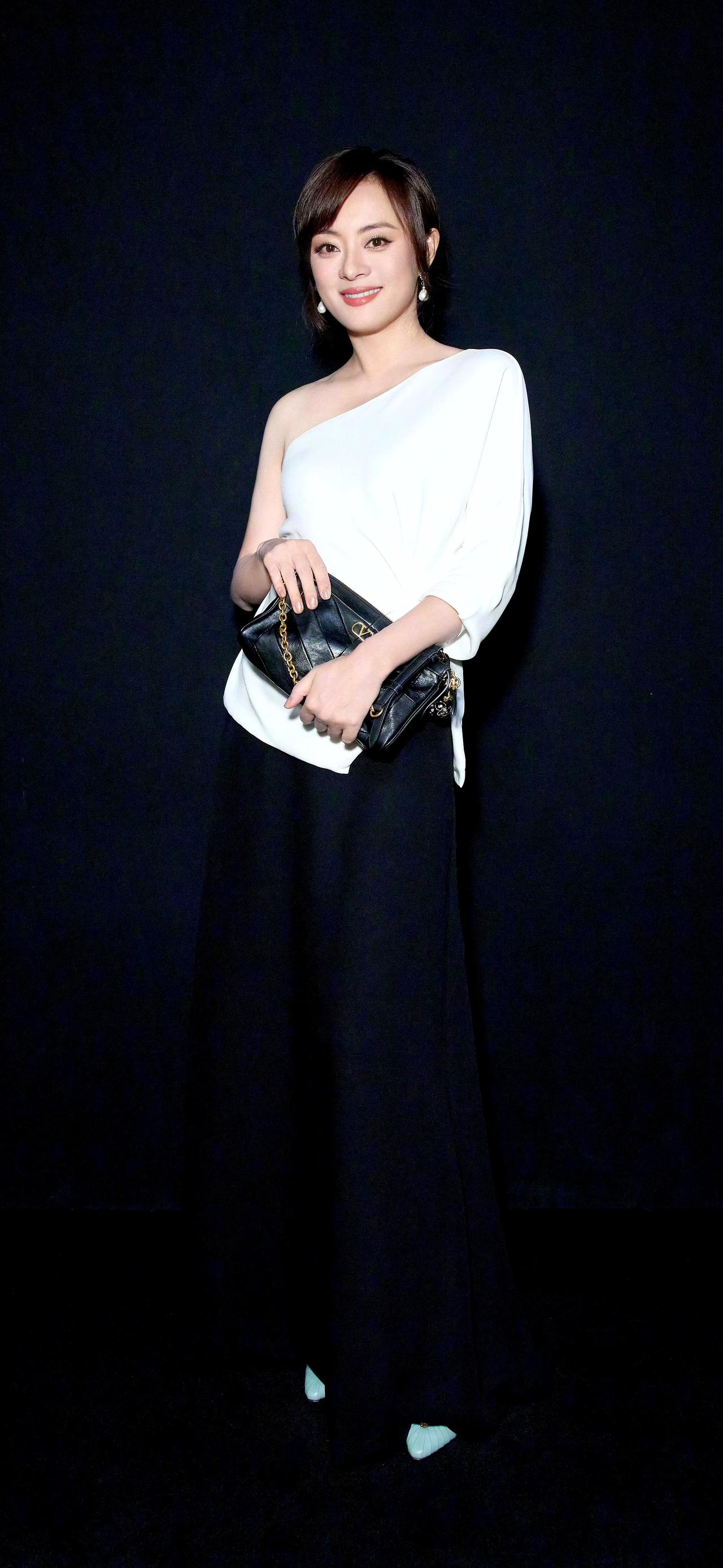 孙俪是演艺圈大赢家的存在，气质独特，演技自然，不愧是演技派代表。她在《甄嬛传》