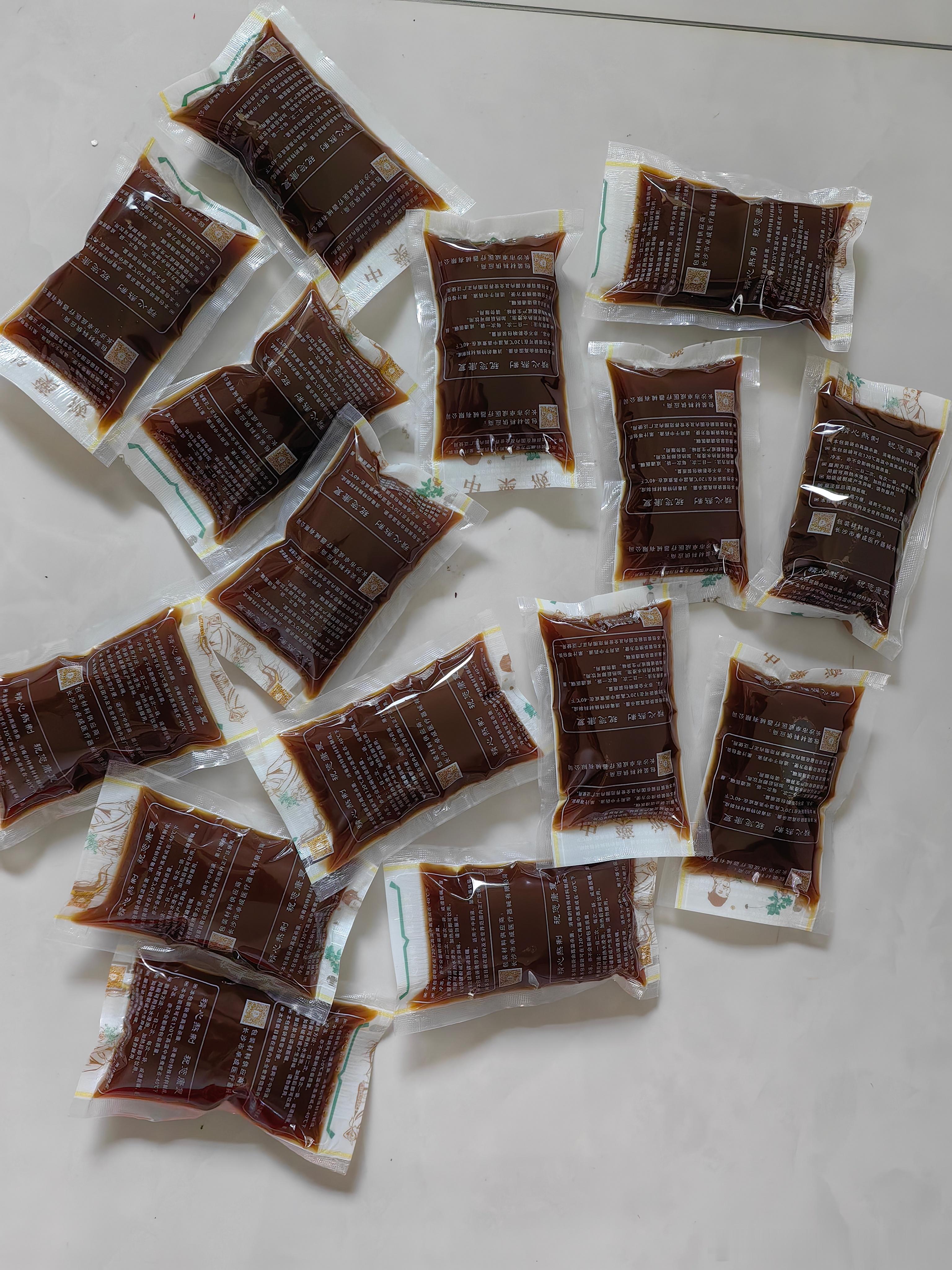 治病脾胃病一定要选用粉剂吗？当然不是。我每天开方也是以汤药为主对于脾胃病治疗使用