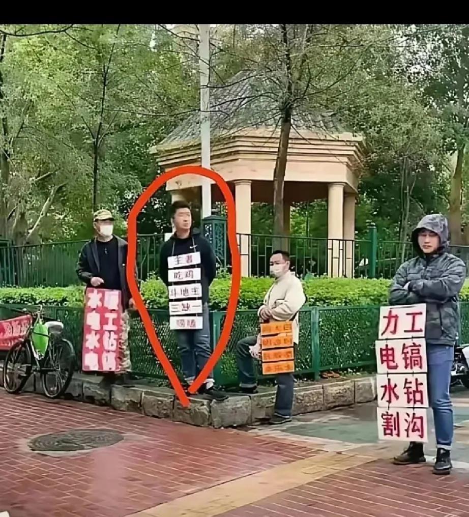 不抢生意，主打一个陪伴