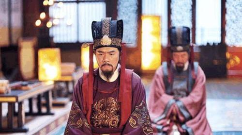 贞观年间，唐太宗设宴，开国功臣齐聚。气氛正热，有人忽然提起房玄龄的“家务事”。“