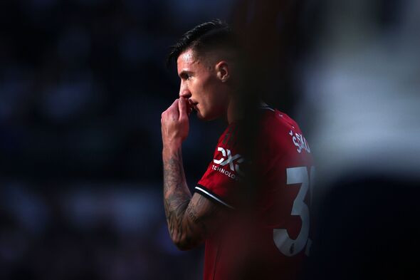 鲁尼谈塞斯科：“我认为门将拉门斯上场后表现不错，他更多地直接将球传给塞斯科，但我