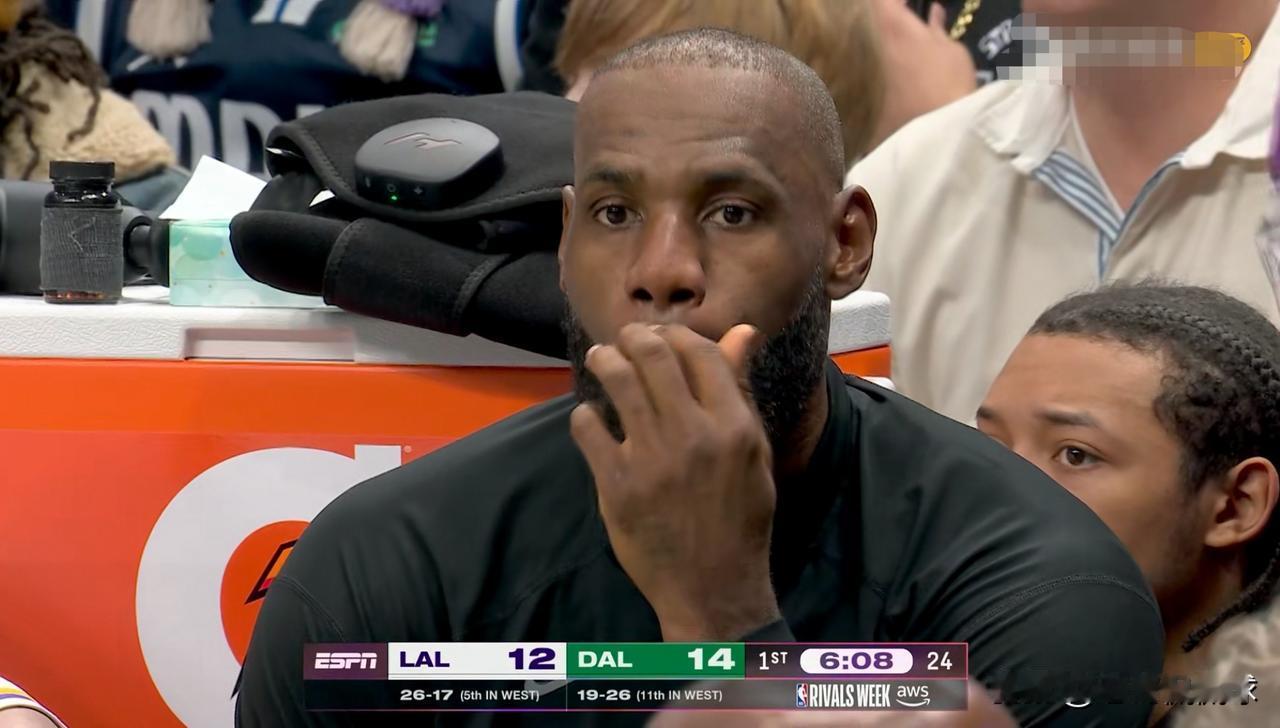 湖人巨星詹姆斯怒赞队友东契奇的防守！在今天湖人客场以116：110战胜独行侠的赛