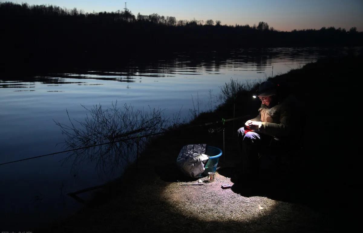 河南安阳一男子深夜钓鱼落水溺亡，家属起诉水利局索赔100余万去年九月某天凌晨