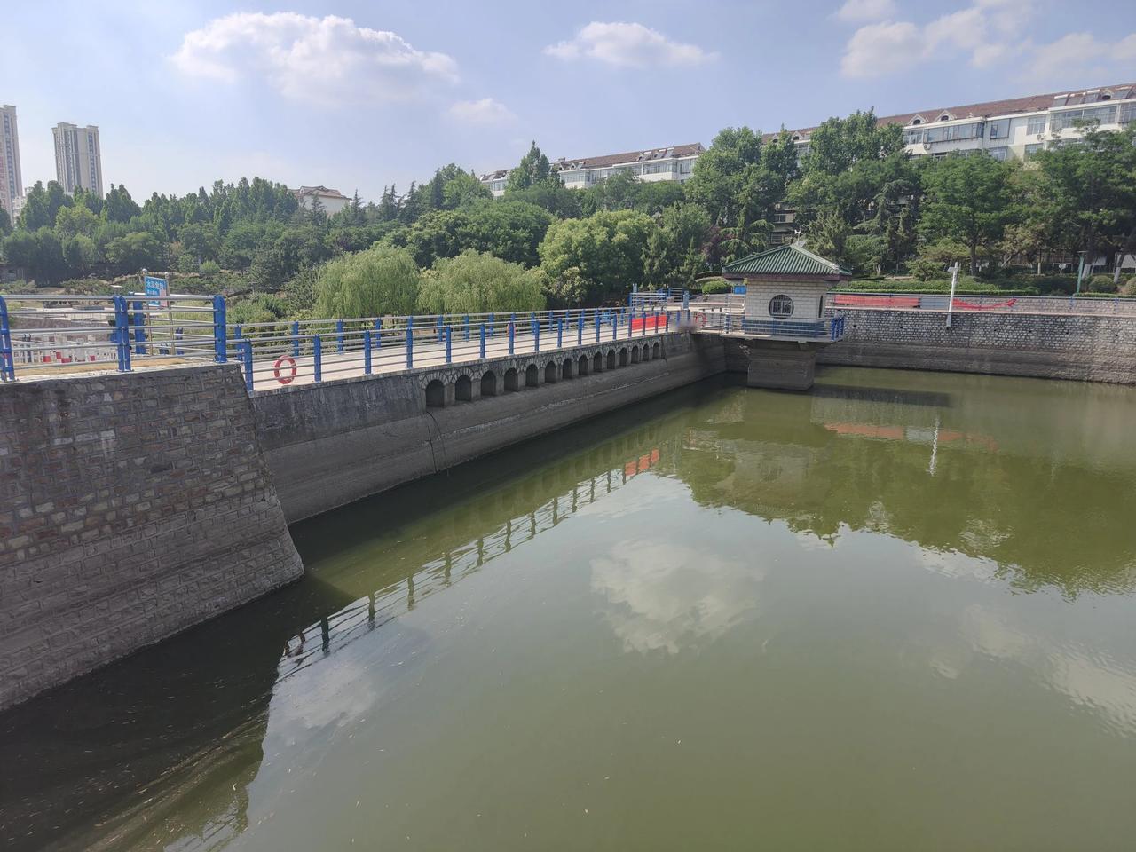 淄川官坝水库在哪里？据媒体报道，淄博市淄川区官坝水库将于6月16日提闸放水进