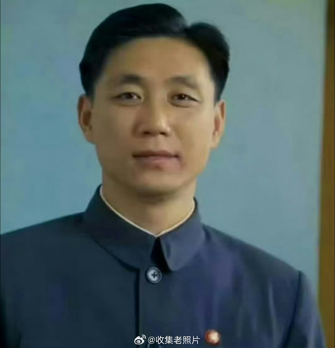 1976年，北京。抓捕王同志，由汪干事负责组织实施。考虑王年轻，曾经当过兵，因此
