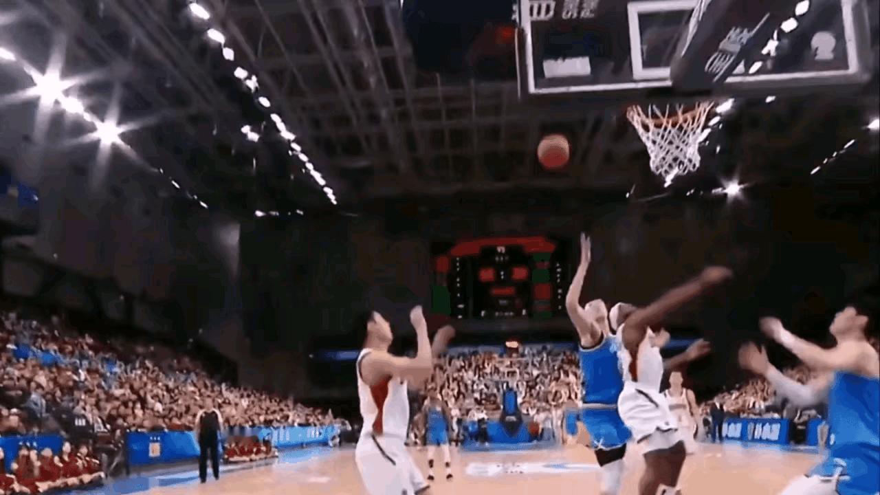 够狠！山西队打球的风格就是这样，以为只要在球场上够狠，就谁都要惧他三分。焦海龙