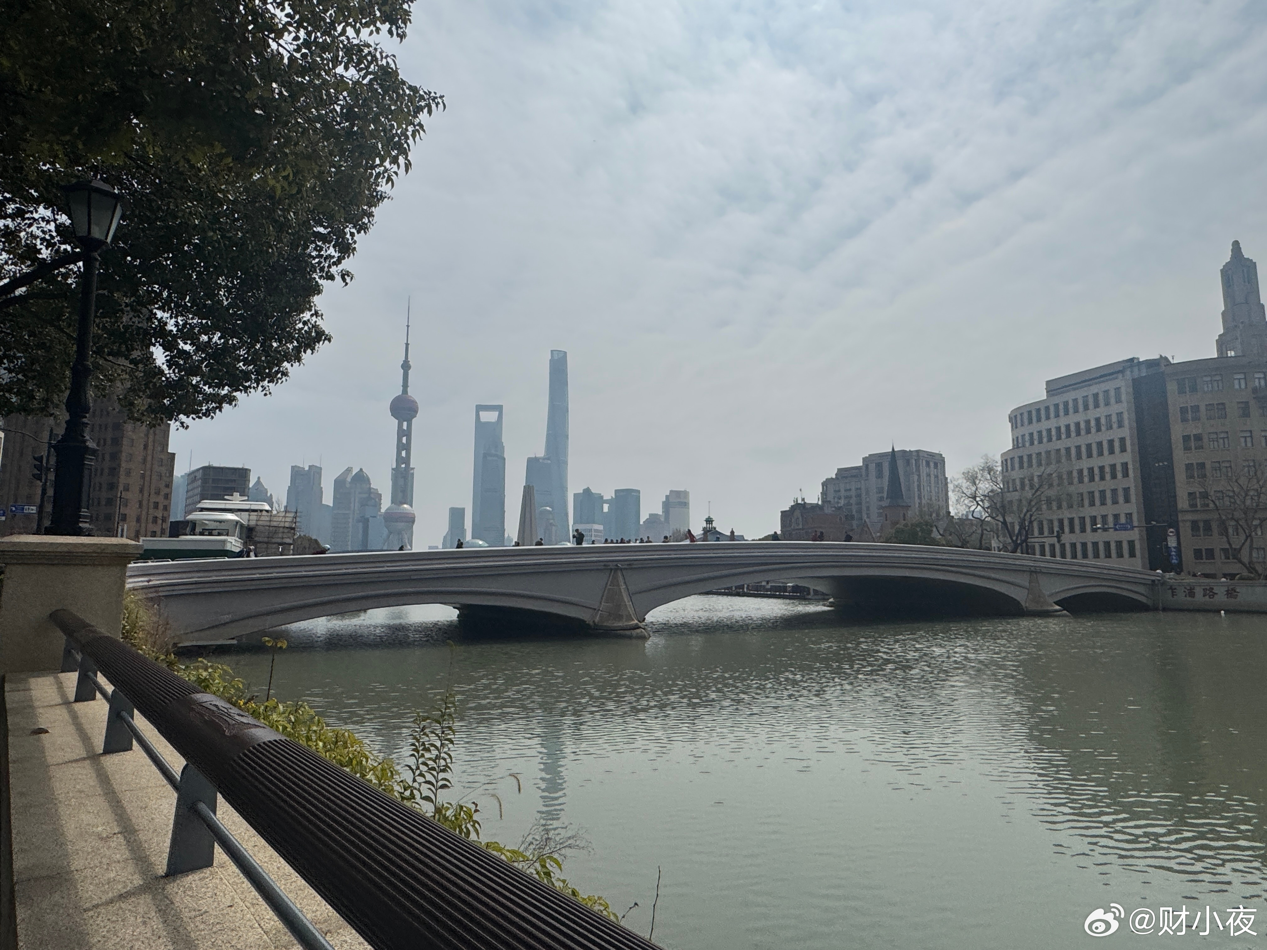 热搜里这家河南物业公司，收费率做到了90%。怎么做到的？学胖东来。胖东来为什么能