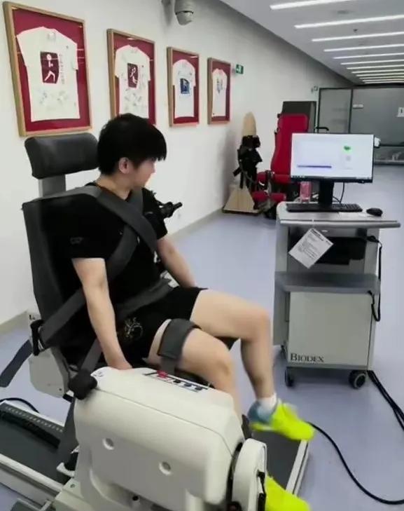 只看楚钦和莎莎的vlog，就知道他们流过多少汗，甚至是流过很多泪！莎莎做的