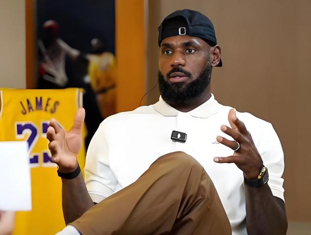 关于季后赛，老詹的表态很疯狂，疯狂到不敢想象！今日，詹姆斯旗下的播客节目播放了