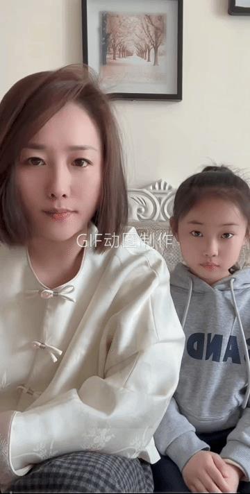 母女俩谈笑之间，思路清晰，认知到位。母女俩说了一个<em>理儿</em>“平凡不代表失败，接受平凡