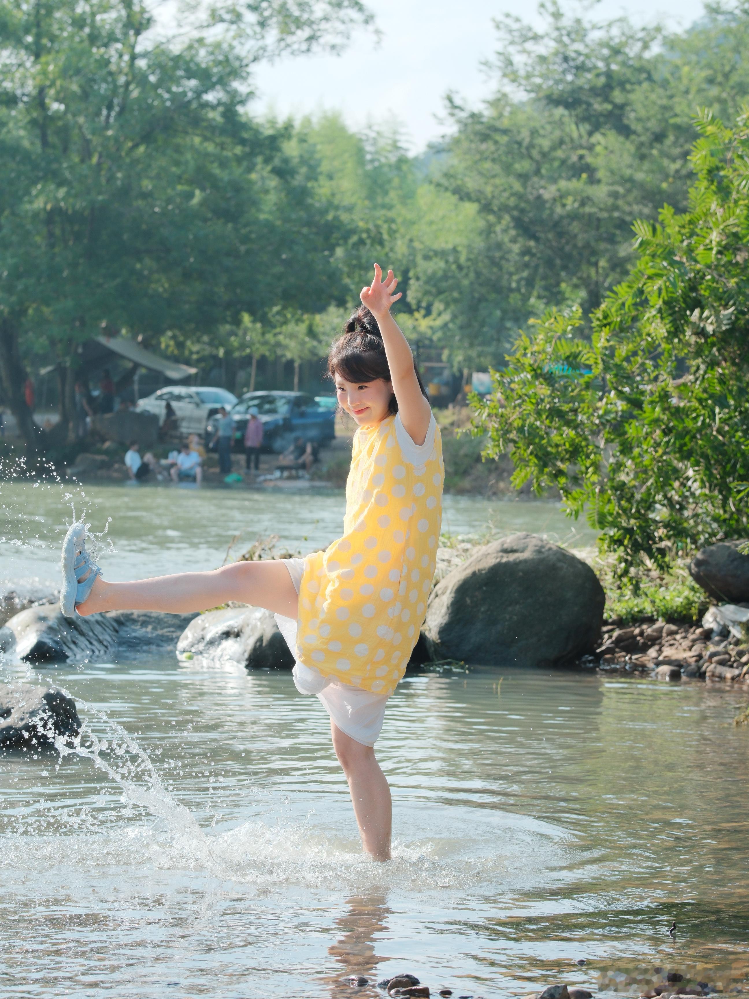 玩水女​​​