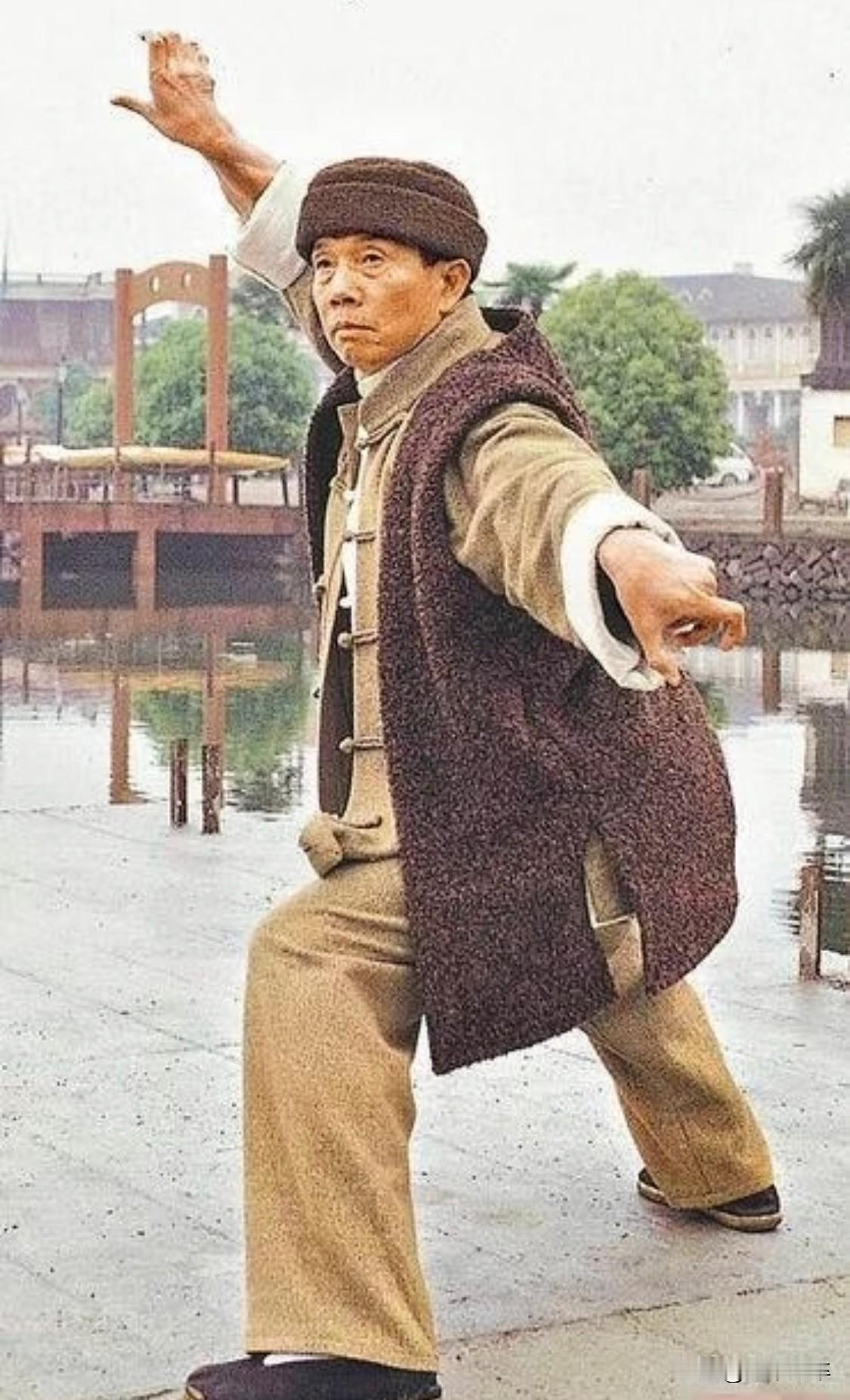 这是什么奇葩？绑架活人风险大，居然对死人下手了！25年5月至8月间，香港知名导