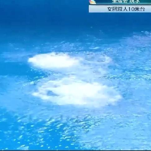 现在正在直播全红婵团体跳水赛，时隔半年的她复出了，她的体型是基因遗传还是管不住嘴