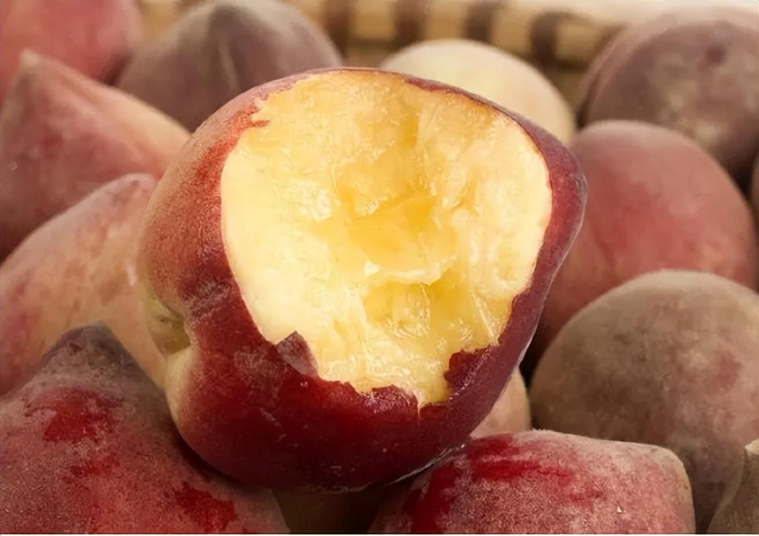 桃子是糖尿病的“导火索”？警告：想要血糖正常，4种水果要少吃血糖高的人常被告