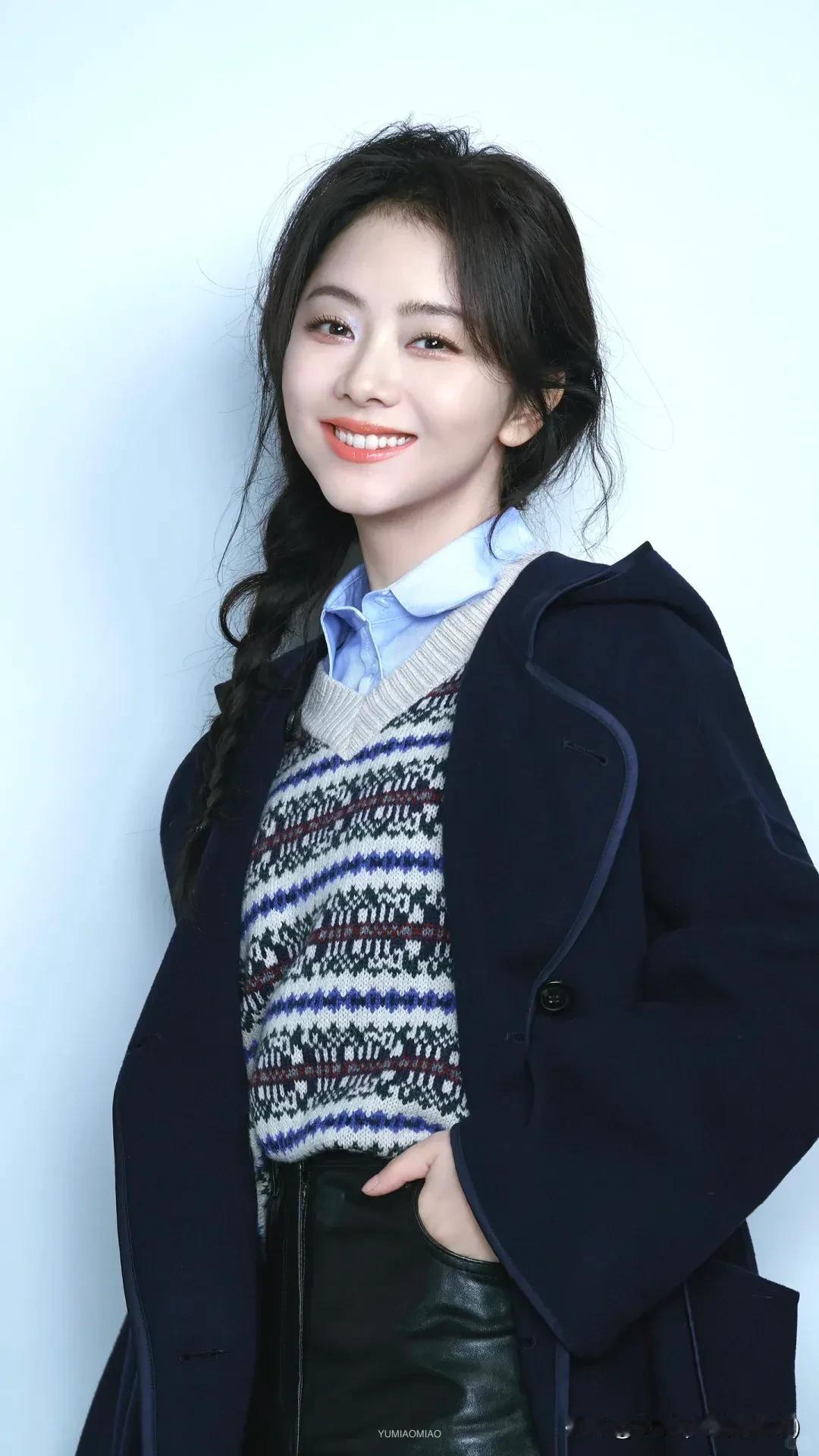 娱乐圈八卦大揭秘：明星背后的荒诞与真实娱乐圈的八卦就像一场荒诞大戏。林一因“