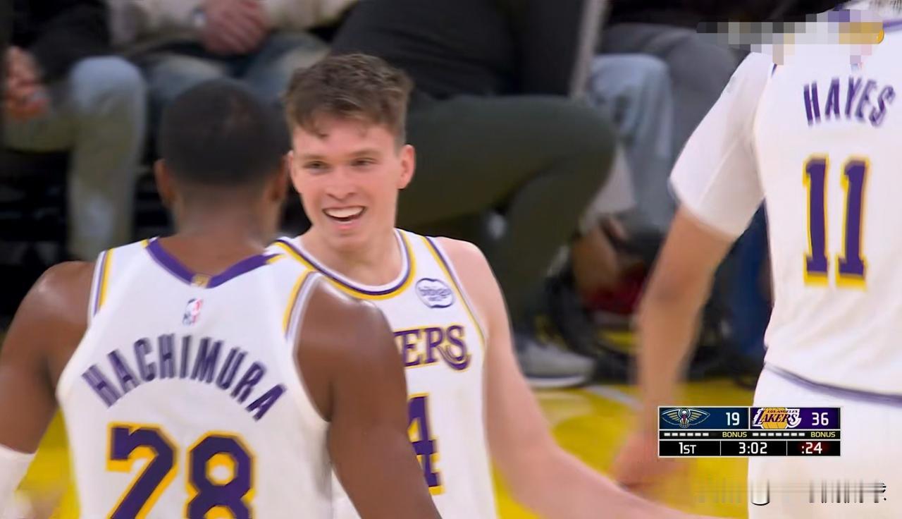 湖人新星克内克特真是无药可救了！在今天湖人主场以133：121战胜鹈鹕的比赛中，