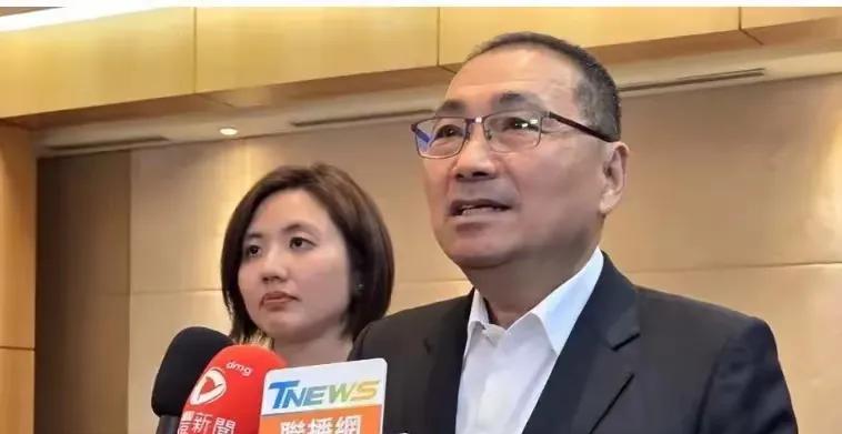 侯友宜这个时候急了，昨晚与国民党主席朱立伦见面，商讨要保护新北市的蓝营立委，是希