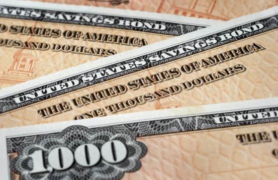 中国抛售美债，效果立竿见影：美债市场震动，美元霸权地位不稳 华盛顿这次是真真