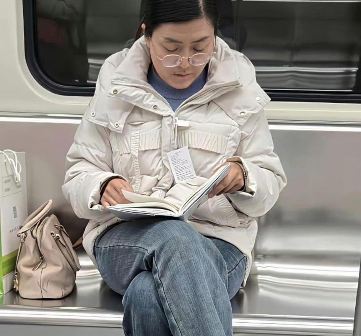 她是怎么做到不脸红的呢？