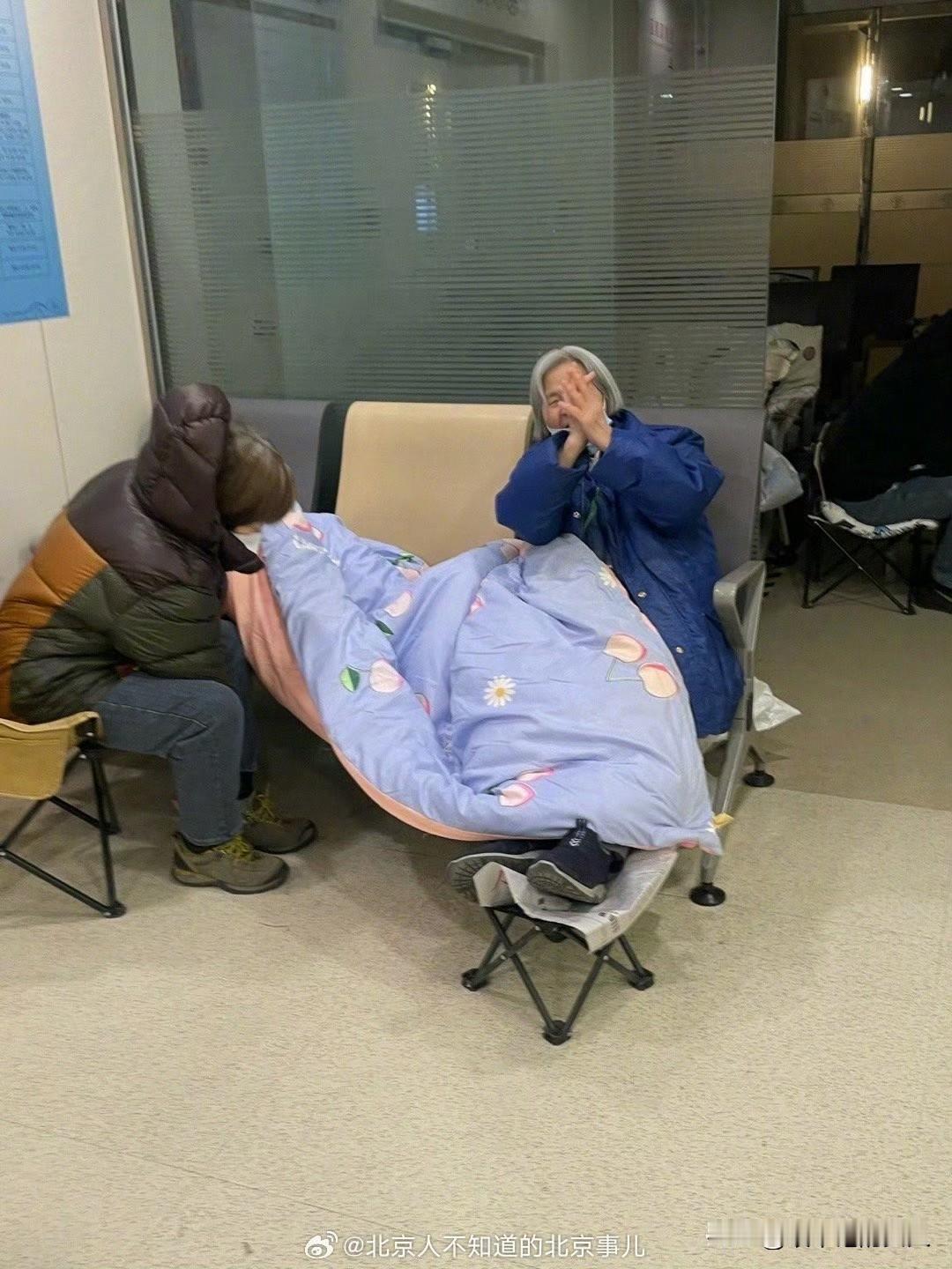 刚刚在网上看到的，这是哪个医院？一看就不是小地方的小医院，肯定是大地方的大医院