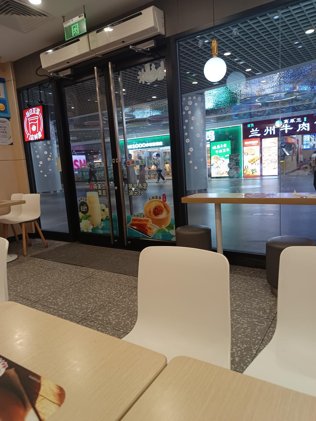 逛上海两天，满眼人山人海，为啥几乎听不到上海话？来上海游玩这两天