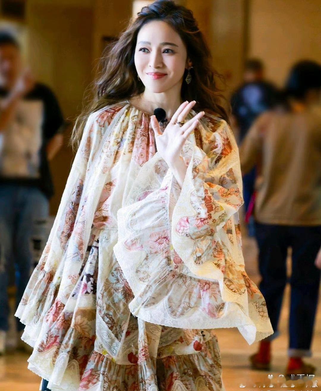 侯佩岑真的⁠超好看，完‌‏全﻿就‏‏是白月光‎﻿本人﻿了⁠​​​