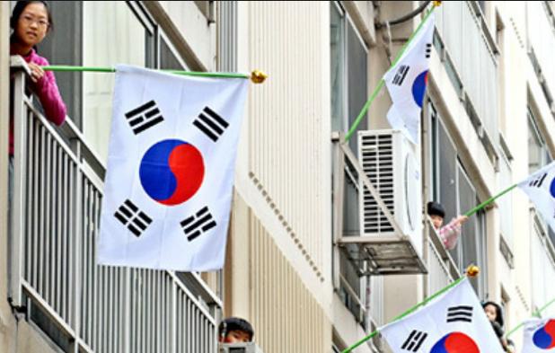 韩国一个军事专家，直接把话挑明了。他说，现在这个世界上，没有任何一个国家敢动中国