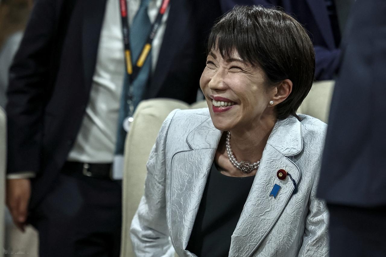 挑衅中国？日本根本买不起单！彭博社的最新警告，彻底撕碎了高市早苗的外交遮羞布。她