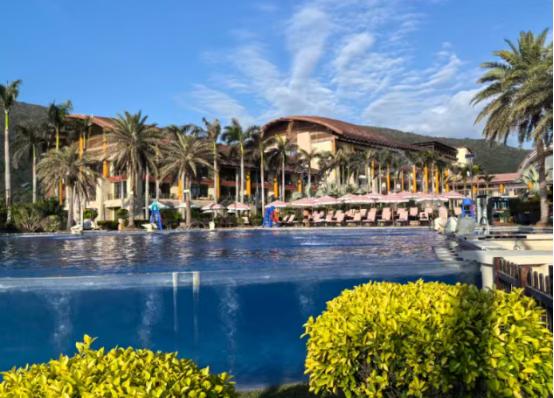 如果你想逃避美国斩杀线的夺命连环杀，其实有一个办法，就是避开美国的信用体系，进入