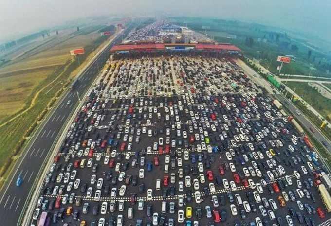 2月22日，正月初六，春节假期收官，全国春运迎来最猛返程高峰。亚洲最大的安徽吴庄