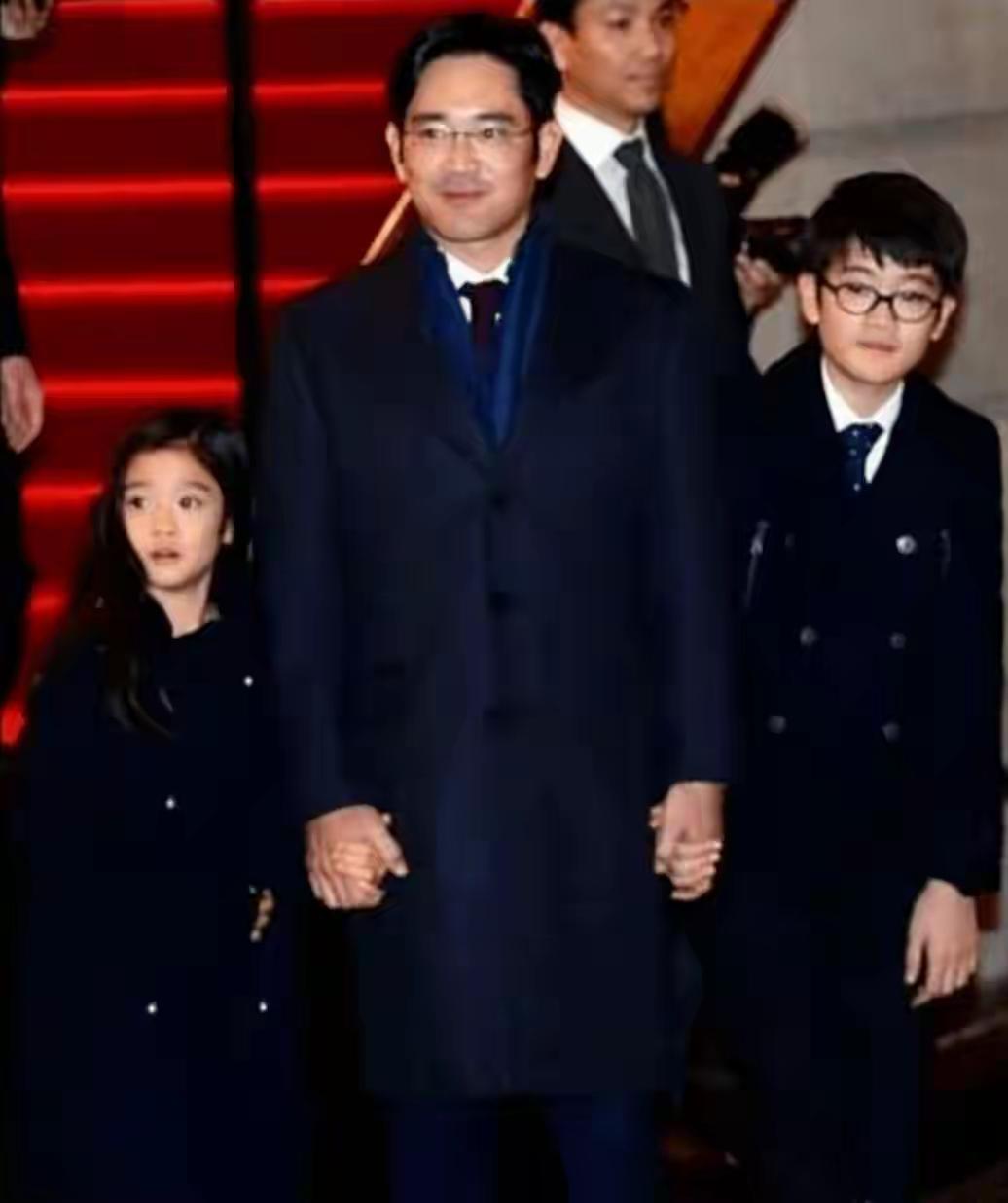 放弃林世玲，太子爷应该后悔了吧！16年了！李在镕还是孤身一人！而林世玲，早就