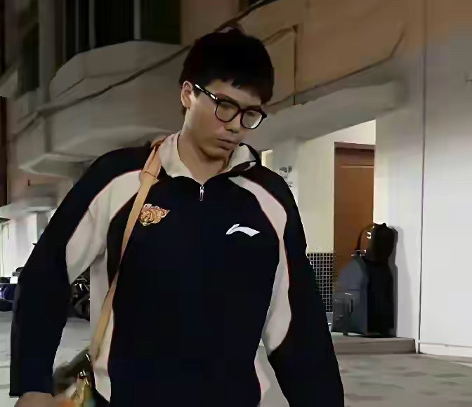 连伤3将！萨姆纳伤缺2周，内线2主力倒下，广东只剩王少杰独木难支！杜锋太难了CB