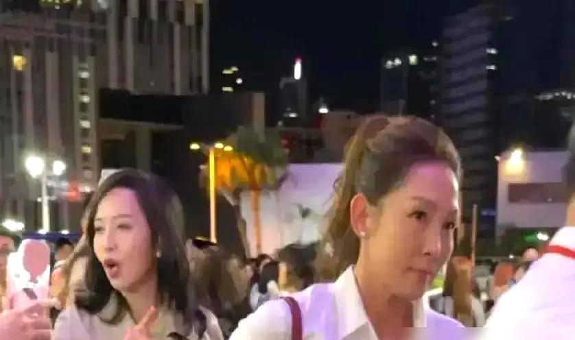 古天乐一开演唱会，TVB那批早就退圈的女星又被翻出来了。大家一圈看下来，最让人