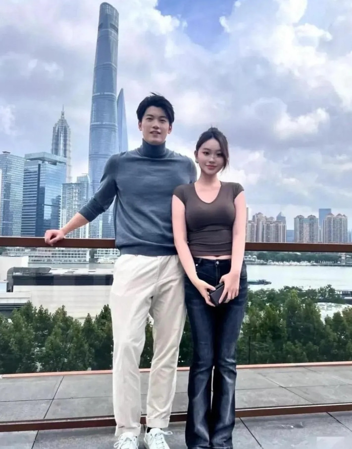 汪顺女友真漂亮，郎才女貌很般配，小汪有福气啦有网友表示：模样有点像马龙的