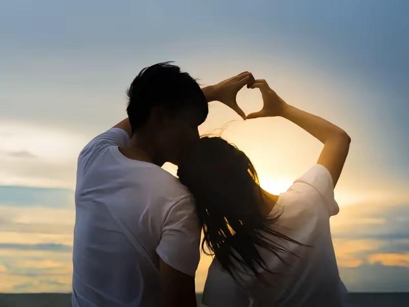 体制内女多男少，体制内女生很有优越感，她们喜欢慕强，向上兼容，身边的优质男生寥