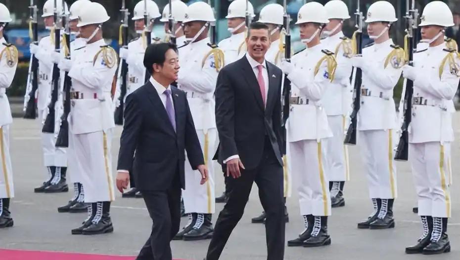 谁都没料到，中方这回制裁下手这么重，直接把那两个外国政客的退路全给封死了！外交部
