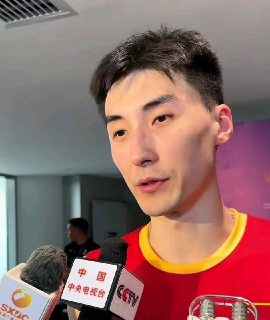 拧巴心疼，接受不0：3的结局！于垚辰赛后接受采访说：赛前制定了战胜土耳其男排
