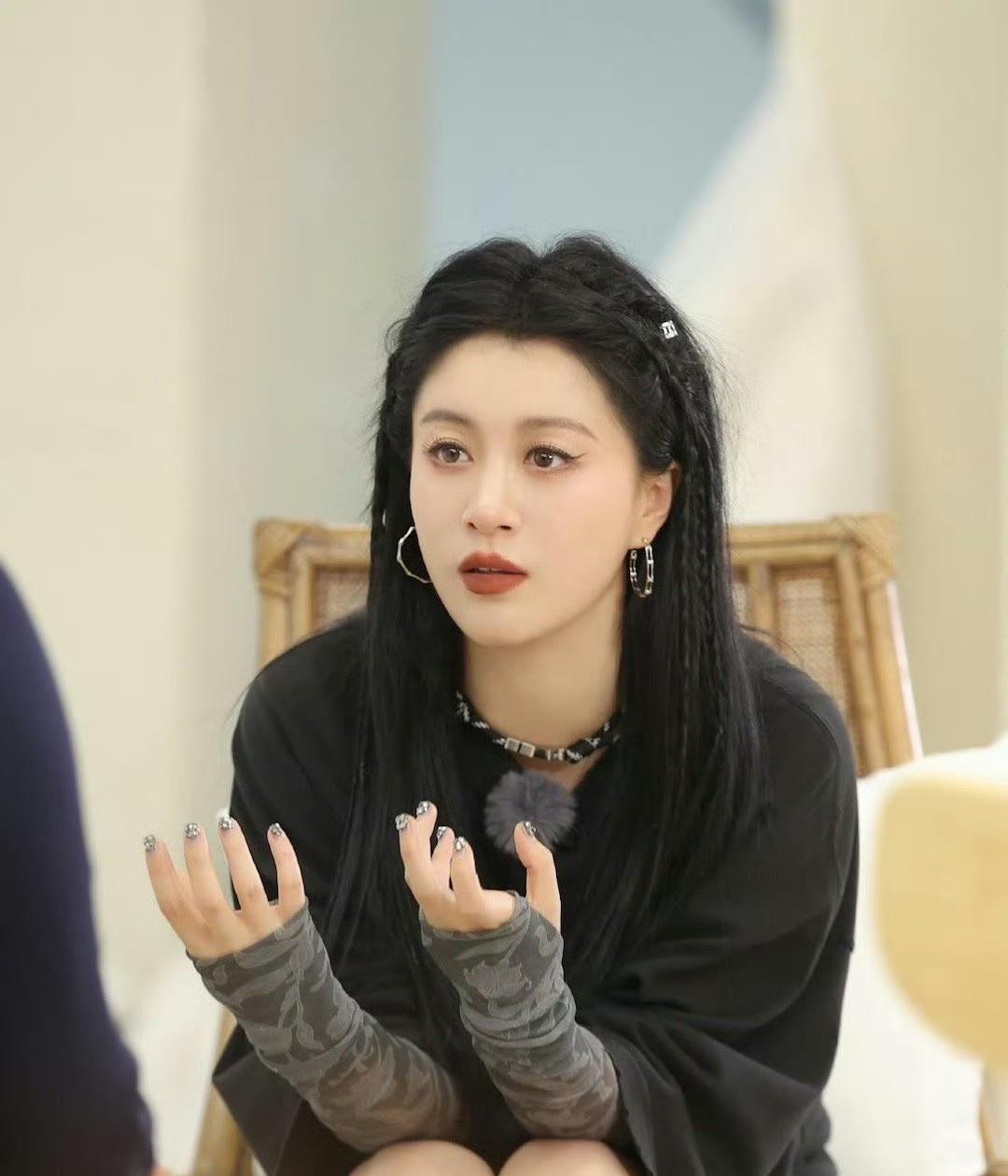 李嘉格太霸气了！车澈前脚被拍到和乃万搂搂抱抱，举止亲密，后脚李嘉格就发文说：“我