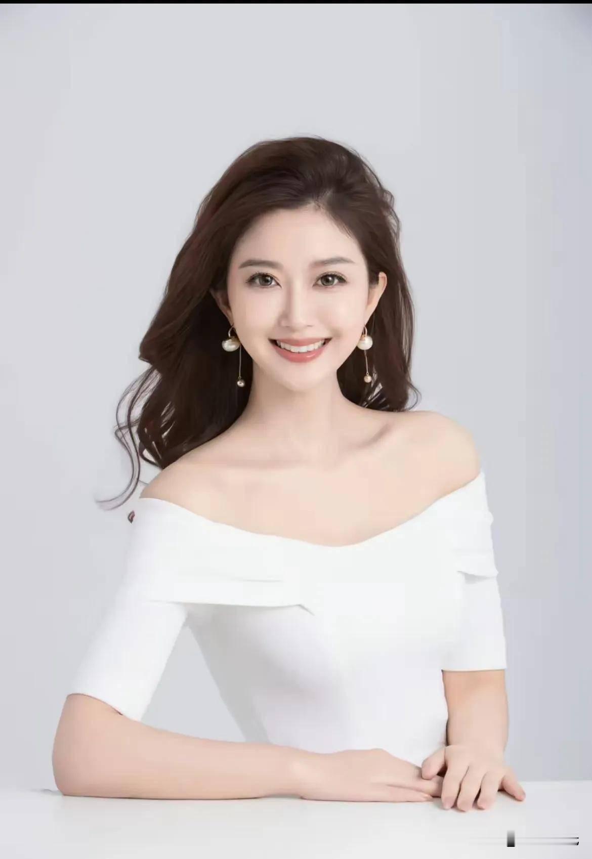 我觉得央视主持人中，龙洋、马凡舒、刘心悦等人的气质都非常好，她们不仅颜值高，而且