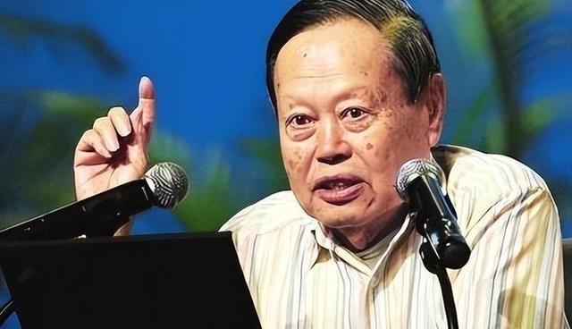 美国扣押钱学森，却放杨振宁回国，是杨振宁不重要吗？这个问题，钱学森其实早就回答过
