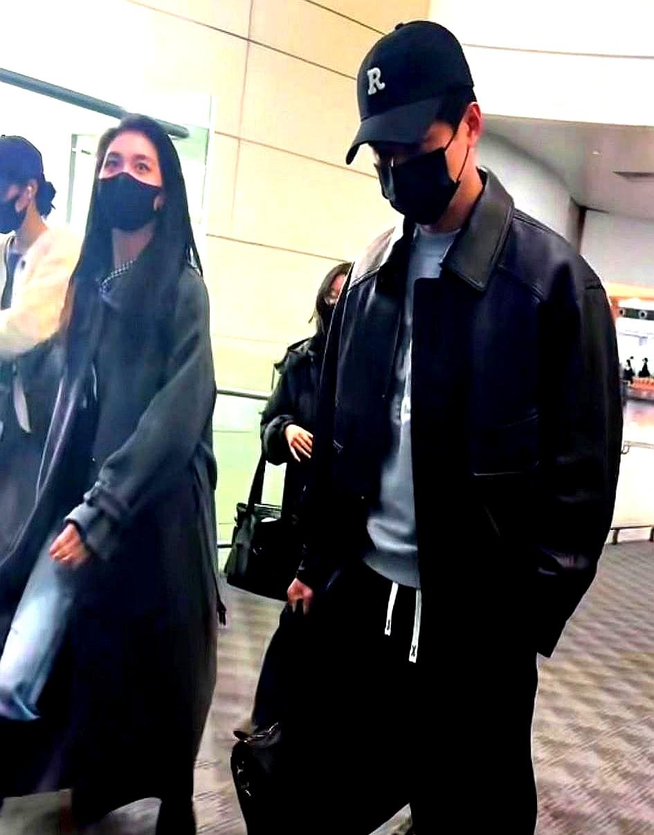 今天早上十点左右，北京T3航站楼出现了一幕轻喜剧式的画面。圈里人都在传，