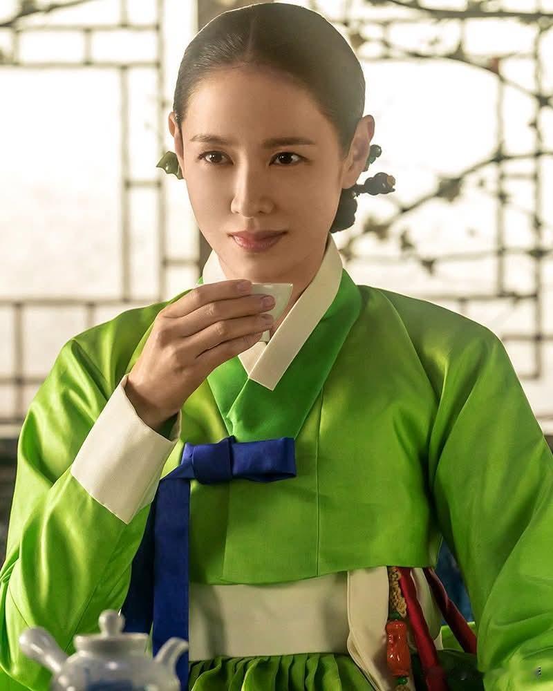 孙艺珍池昌旭NANA主演19禁古装韩剧《丑闻》预计9月上线🔥‼该剧