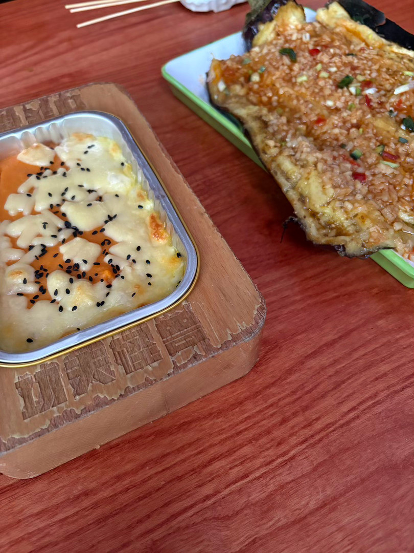 煮波进食中。