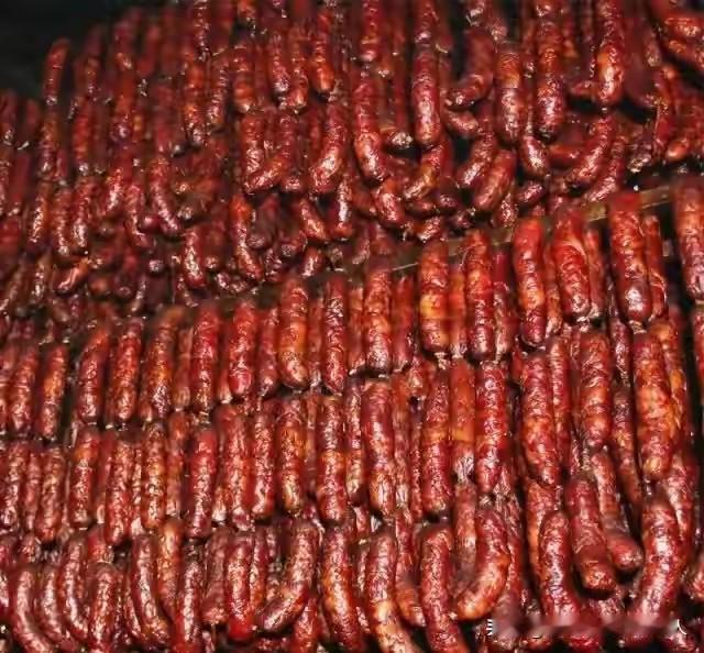 这哥们应该是全网最有骨气的小偷了。四川有一个大哥，实在是饿的不行。于是，就偷