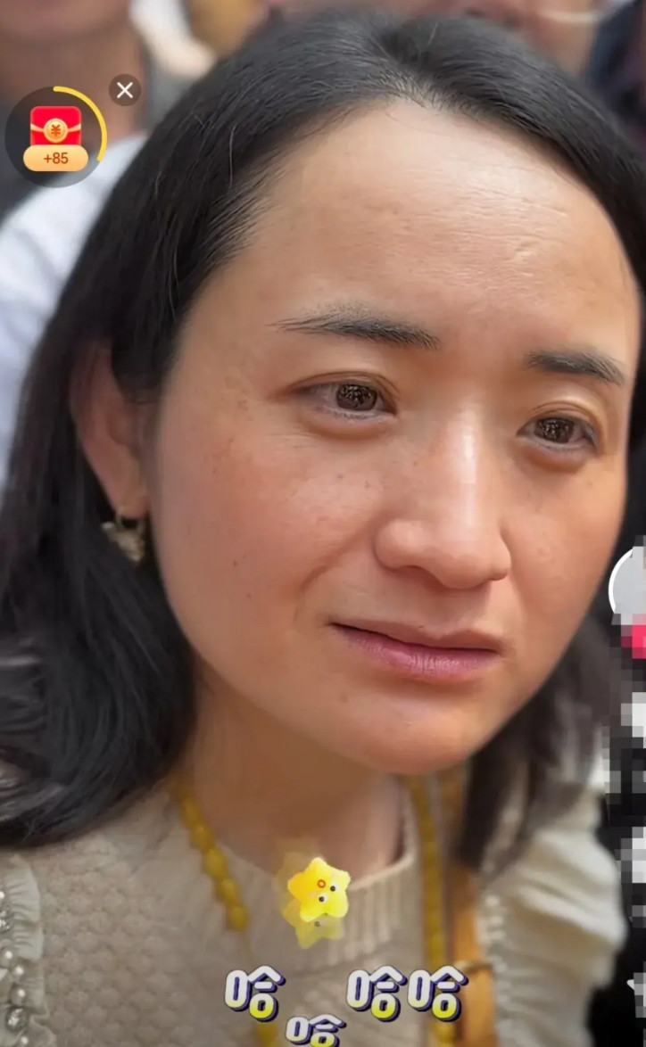 大龄剩女雅典娜说男人至少得有那么拿得出手的几项，什么房子有没有，车子有没有，身高