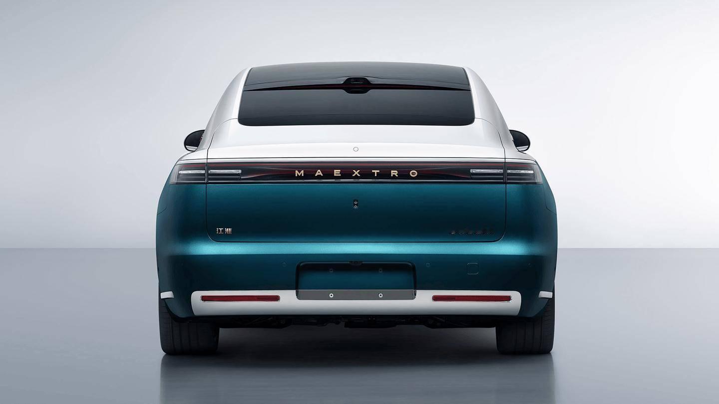 尊界S800GrandDesign高定车型亮相申报，余承东：融合科技艺术时尚