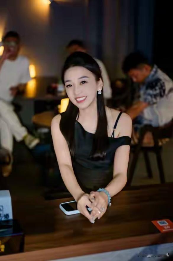 牟倩文的销冠密码：普通长相也能两年卖340台保时捷？普通长相能当保时捷销冠吗？